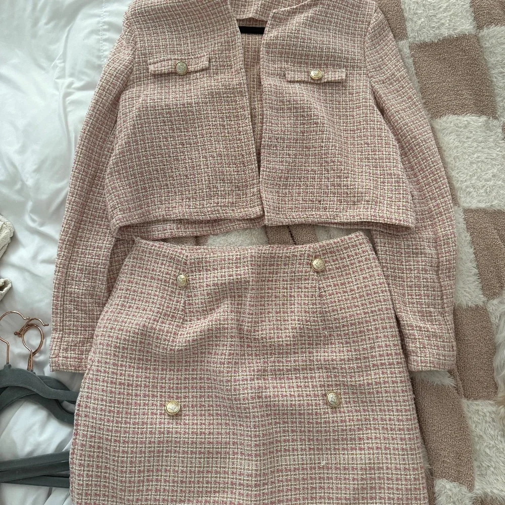 Pink Tweed Jacket Skirt Set - Size L - Picture 2 of 3